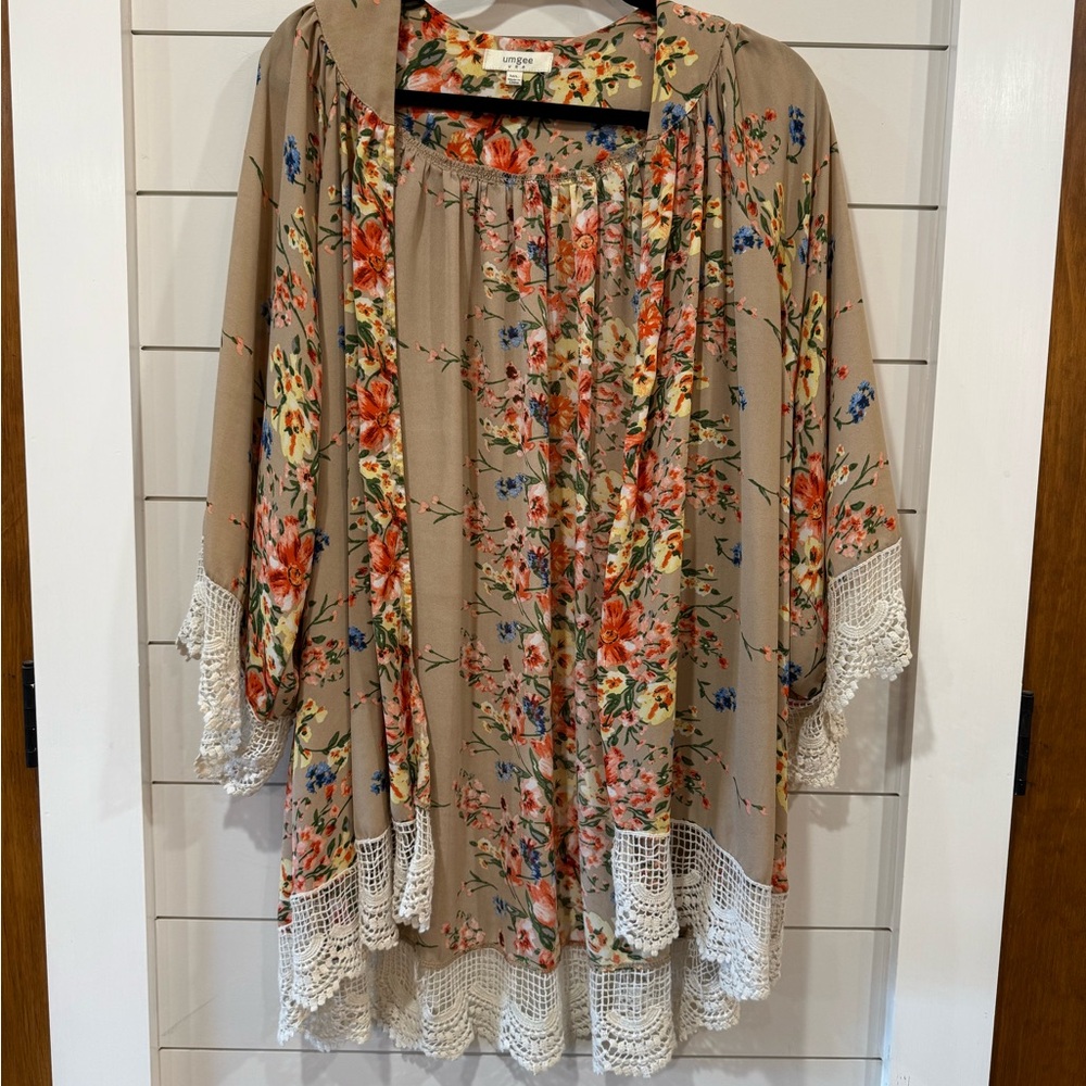 Umgee Floral Kimono with Lace Detail